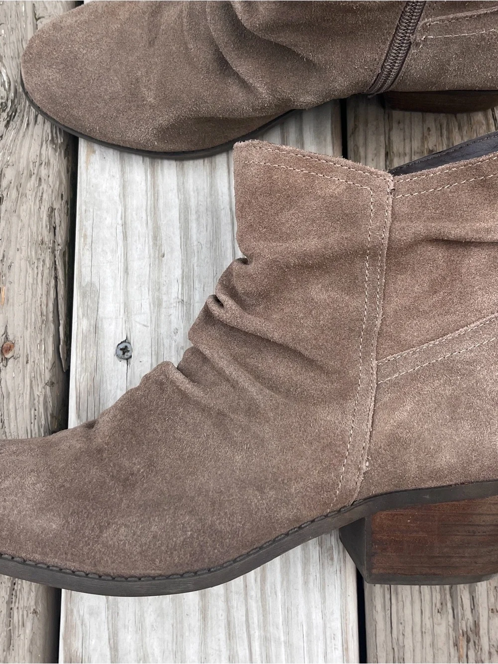 Me Too Zaria Suede Leather Ankle Booties Brown Ruched Size 10